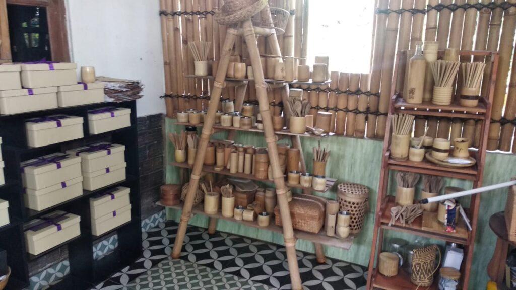 Contoh Kerajinan Dari Kayu